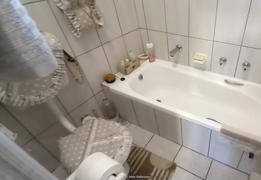  Bedroom Property for Sale in Kleinbaai Western Cape